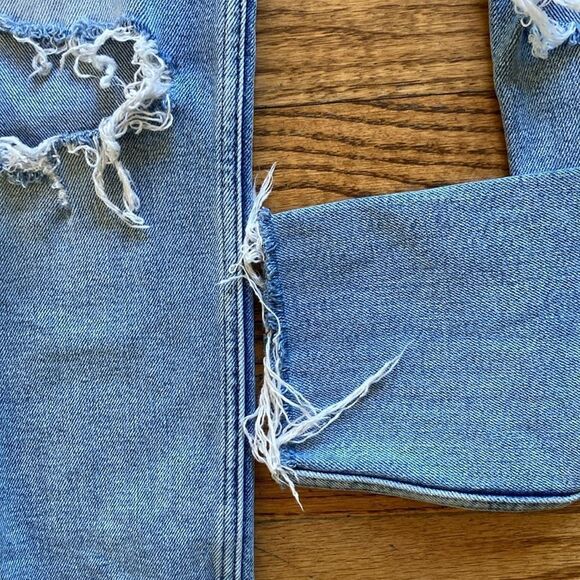 Redone Originals 90’s High Rise Crop Button Fly Destroyed Frayed Hem Jeans Sz 28 - Picture 7 of 14